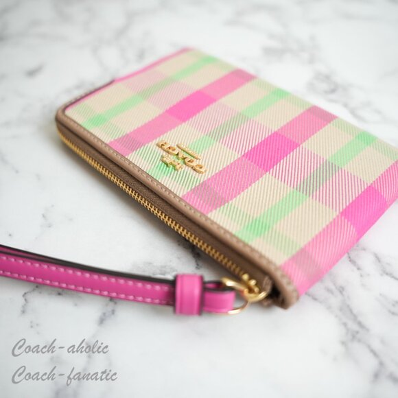 NWT Coach CZ450 Corner Zip Wristlet In Signature Canvas With Cherry Print - Picture 3 of 8